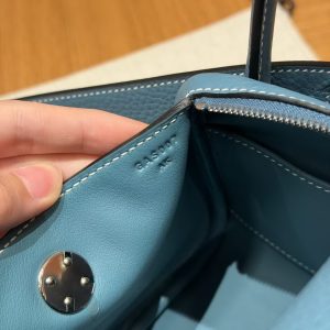 Hermes Lindy 19 CM Bag Handmade In Taurillon Clemence Leather Silver Hardware 75 Blue Jean - Image 15