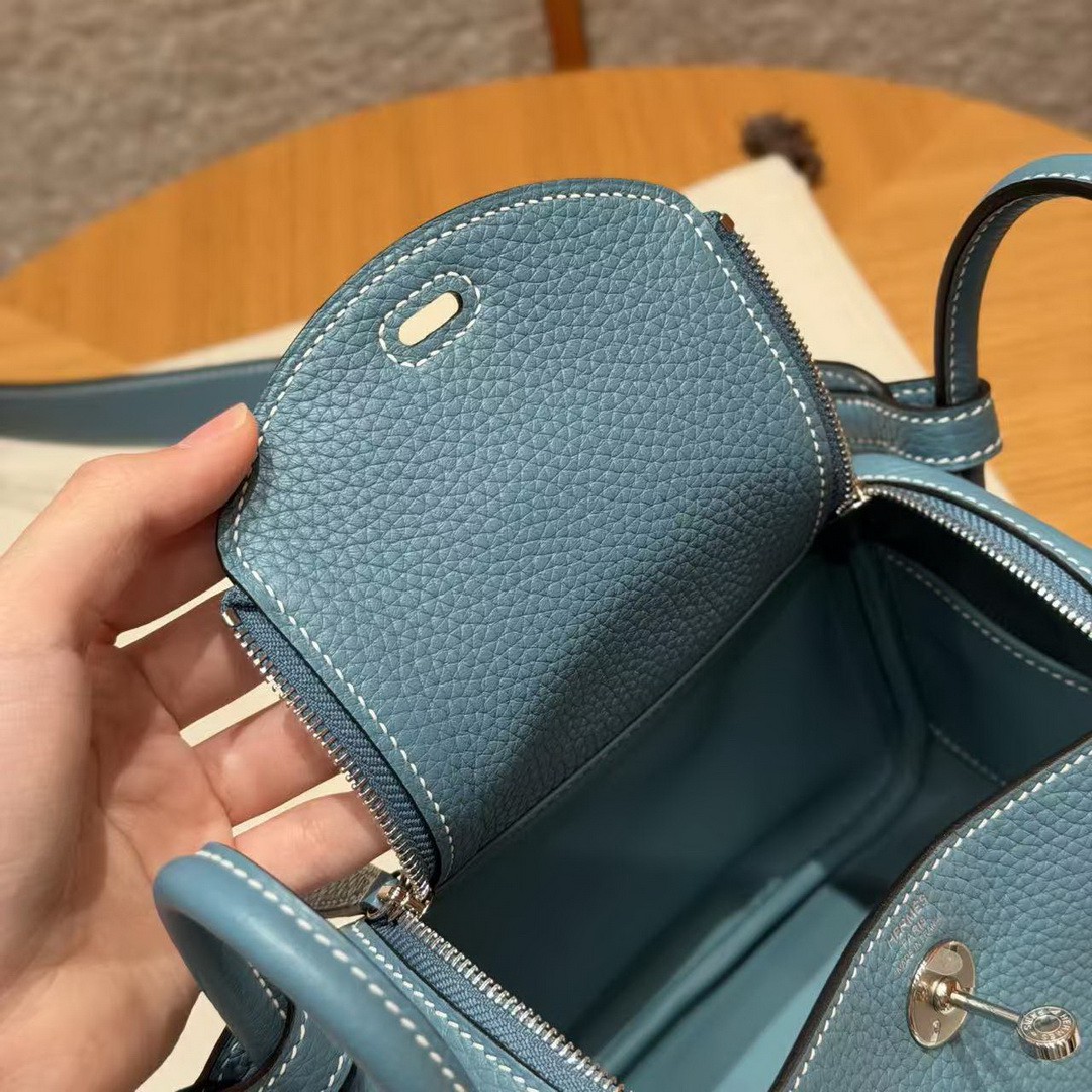 Hermes Lindy 19 CM Bag Handmade In Taurillon Clemence Leather Silver Hardware 75 Blue Jean - Image 8