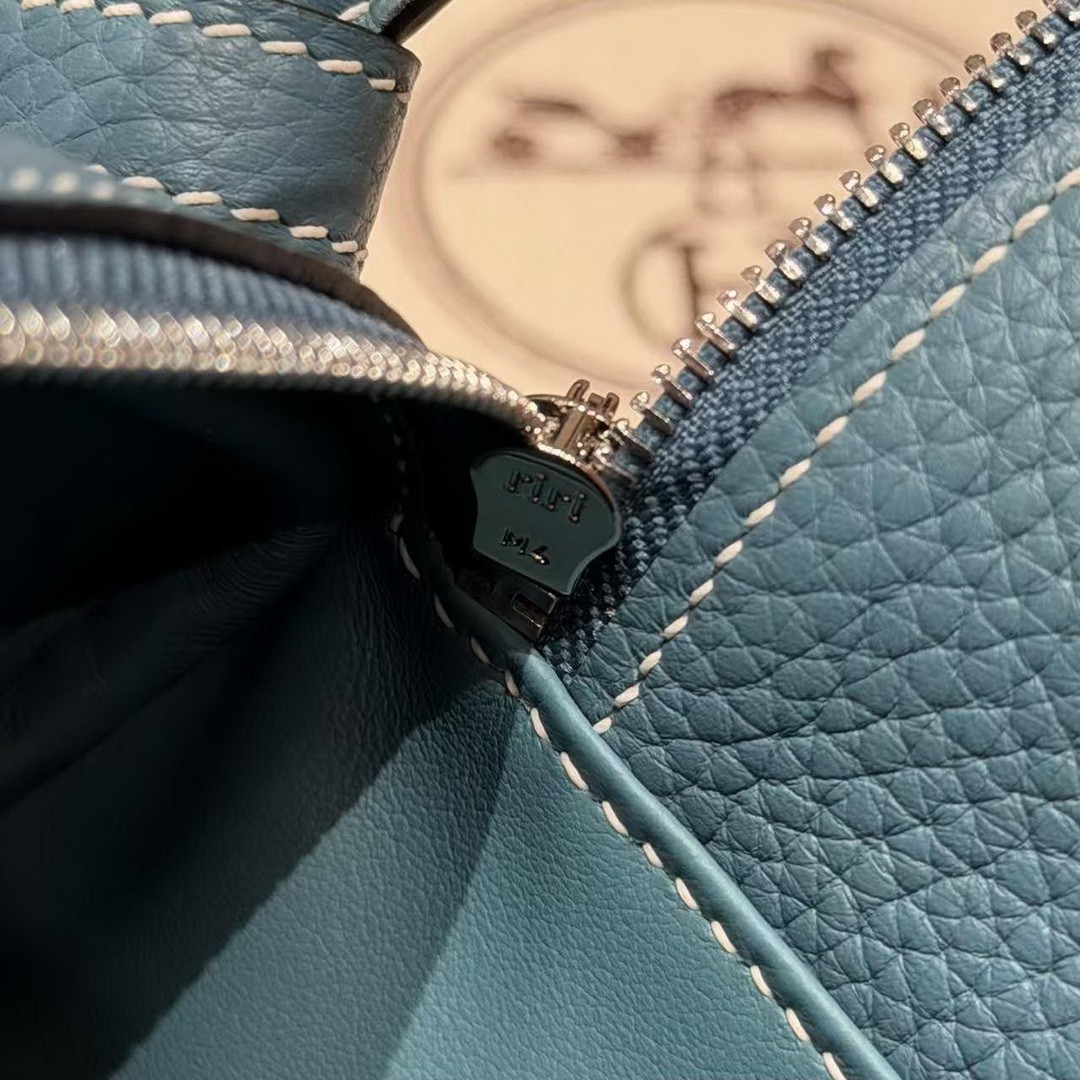 Hermes Lindy 19 CM Bag Handmade In Taurillon Clemence Leather Silver Hardware 75 Blue Jean - Image 6