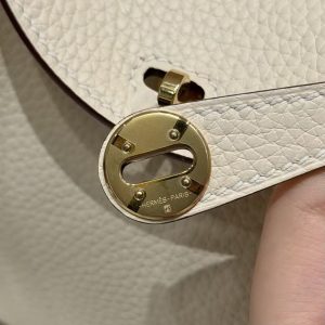 Hermes Lindy 19 CM Bag Handmade In Taurillon Clemence Leather Gold Hardware i2 Nata - Image 15