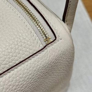 Hermes Lindy 19 CM Bag Handmade In Taurillon Clemence Leather Gold Hardware i2 Nata - Image 7