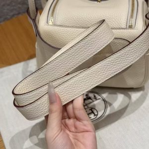 Hermes Lindy 19 CM Bag Handmade In Taurillon Clemence Leather Gold Hardware i2 Nata - Image 3