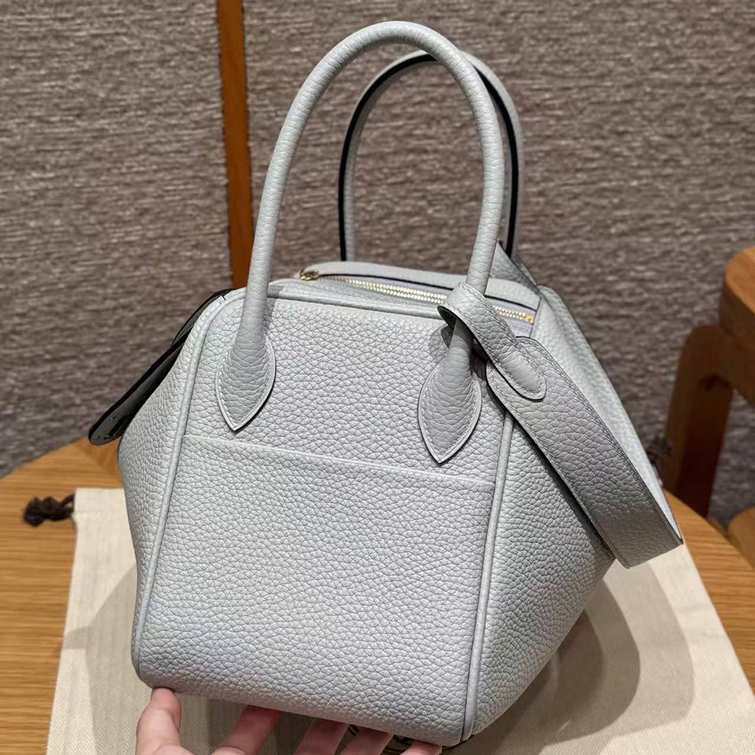 Hermes Lindy 26 CM Bag Handmade In Taurillon Clemence Leather Gold Hardware 08 Blue Pale - Image 18