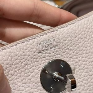 Hermes Lindy 26 CM Bag Handmade In Taurillon Clemence Leather Silver Hardware 09 Mauve Pale - Image 13