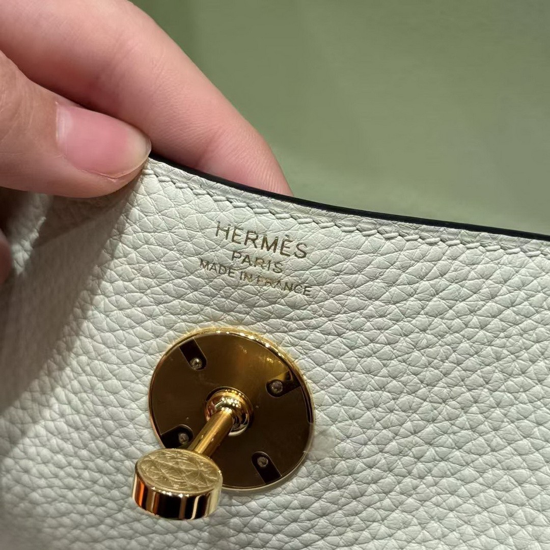 Hermes Lindy 26 CM Bag Handmade In Taurillon Clemence Leather Gold Hardware 0S Vert Fizz - Image 18