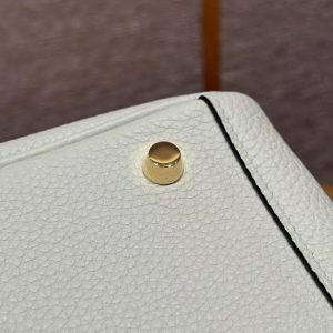 Hermes Lindy 26 CM Bag Handmade In Taurillon Clemence Leather Gold Hardware 0S Vert Fizz - Image 14