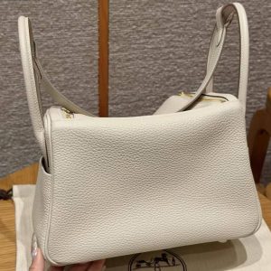 Hermes Lindy 26 CM Bag Handmade In Taurillon Clemence Leather Gold Hardware 10 Craie - Image 2