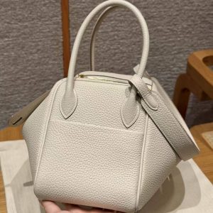 Hermes Lindy 26 CM Bag Handmade In Taurillon Clemence Leather Gold Hardware 10 Craie - Image 17