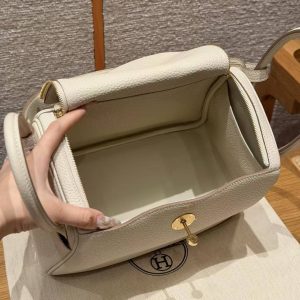 Hermes Lindy 26 CM Bag Handmade In Taurillon Clemence Leather Gold Hardware 10 Craie - Image 15