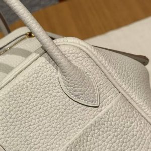 Hermes Lindy 26 CM Bag Handmade In Taurillon Clemence Leather Gold Hardware 10 Craie - Image 4