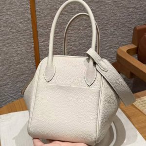 Hermes Lindy 26 CM Bag Handmade In Taurillon Clemence Leather Silver Hardware 10 Craie - Image 17
