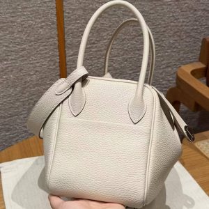 Hermes Lindy 26 CM Bag Handmade In Taurillon Clemence Leather Silver Hardware 10 Craie - Image 16