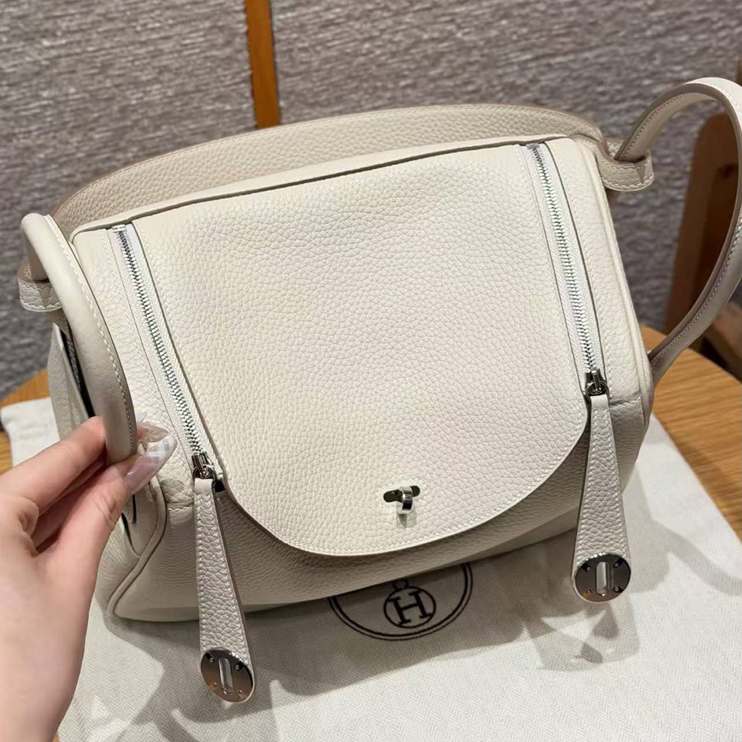 Hermes Lindy 26 CM Bag Handmade In Taurillon Clemence Leather Silver Hardware 10 Craie - Image 10