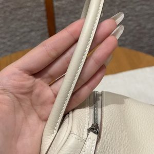 Hermes Lindy 26 CM Bag Handmade In Taurillon Clemence Leather Silver Hardware 10 Craie - Image 6