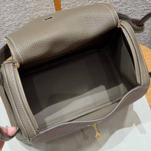 Hermes Lindy 26 CM Bag Handmade In Taurillon Clemence Leather Gold Hardware 18 Etoupe - Image 17