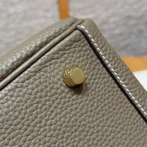 Hermes Lindy 26 CM Bag Handmade In Taurillon Clemence Leather Gold Hardware 18 Etoupe - Image 3