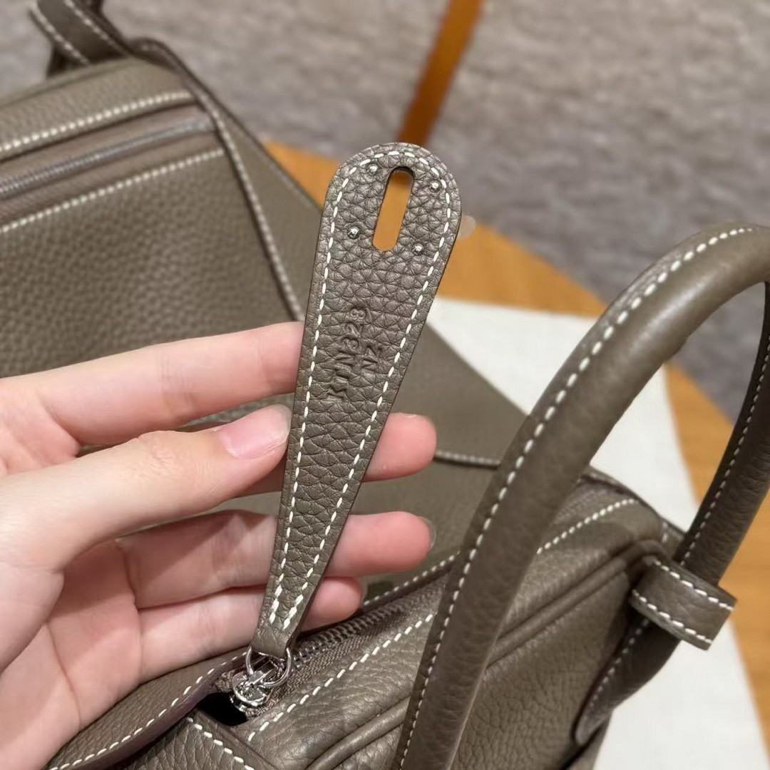 Hermes Lindy 26 CM Bag Handmade In Taurillon Clemence Leather Silver Hardware 18 Etoupe - Image 12