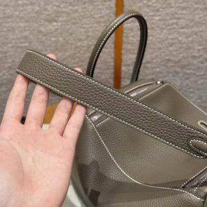 Hermes Lindy 26 CM Bag Handmade In Taurillon Clemence Leather Silver Hardware 18 Etoupe - Image 3