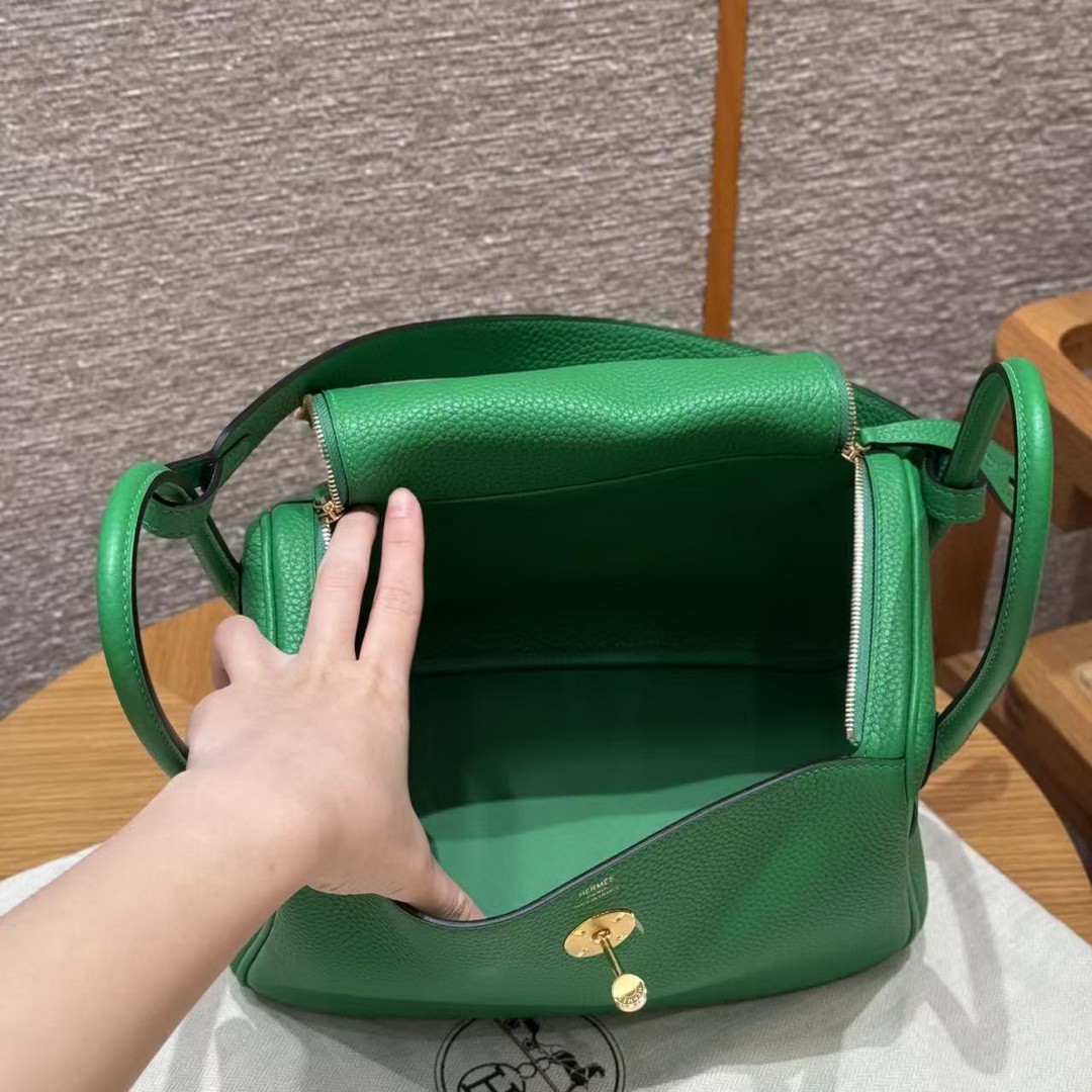 Hermes Lindy 26 CM Bag Handmade In Taurillon Clemence Leather Gold Hardware 1k Bambou - Image 7