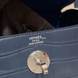 Hermes Lindy 26 CM Bag Handmade In Niloticus Leather From Nile Silver Hardware 2Z Bleu Niut 71 Blue France - Image 15