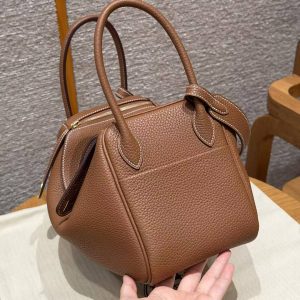 Hermes Lindy 26 CM Bag Handmade In Taurillon Clemence Leather Gold Hardware 37 Gold - Image 19