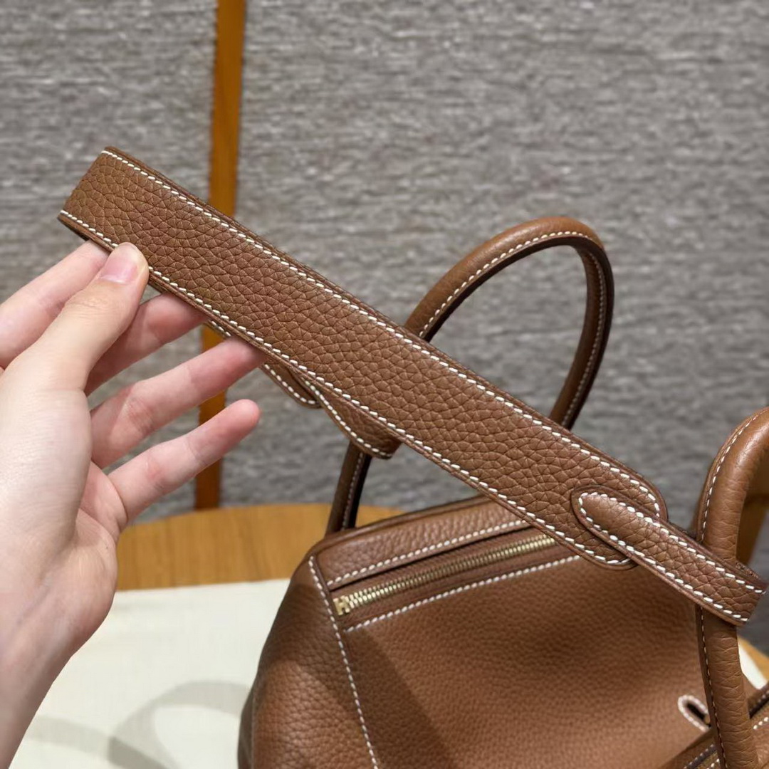 Hermes Lindy 26 CM Bag Handmade In Taurillon Clemence Leather Gold Hardware 37 Gold - Image 10