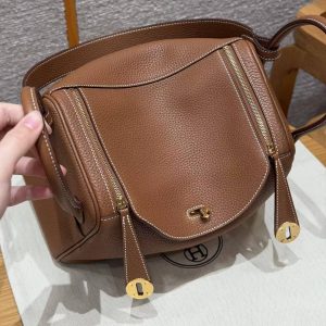 Hermes Lindy 26 CM Bag Handmade In Taurillon Clemence Leather Gold Hardware 37 Gold - Image 5