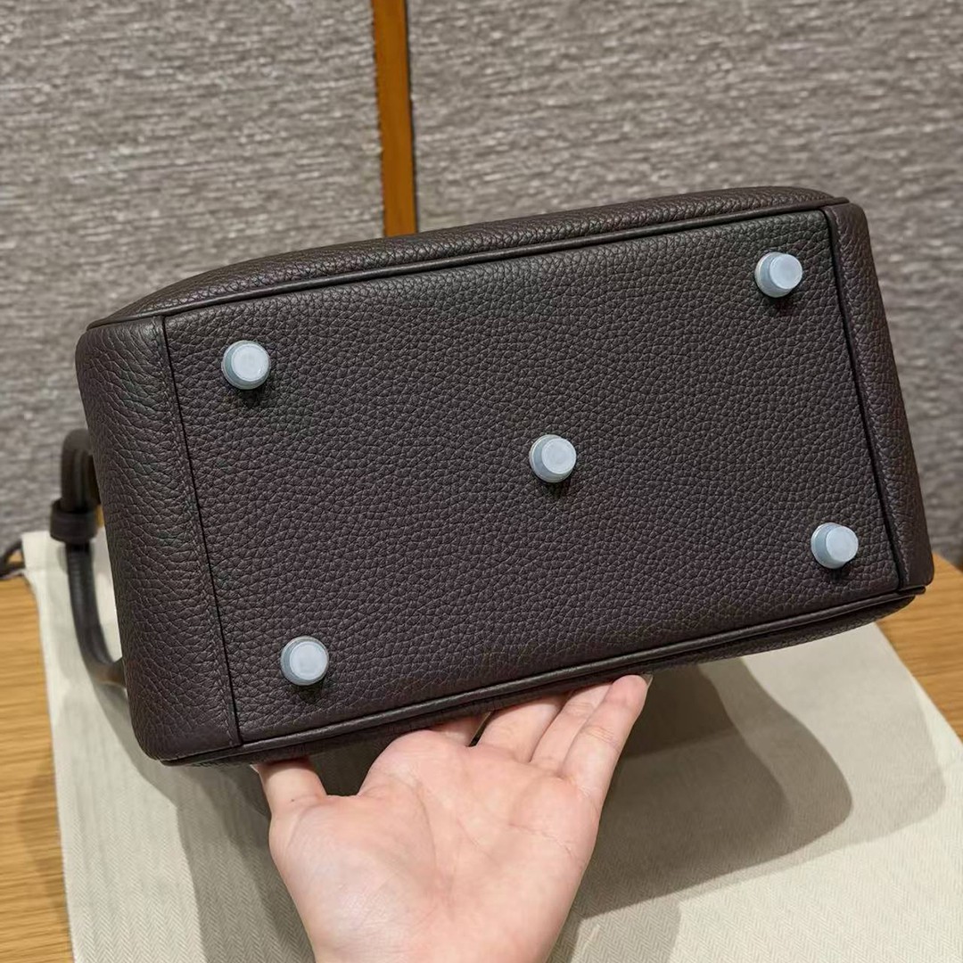 Hermes Lindy 26 CM Bag Handmade In Taurillon Clemence Leather Silver Hardware 46 Ebene - Image 18
