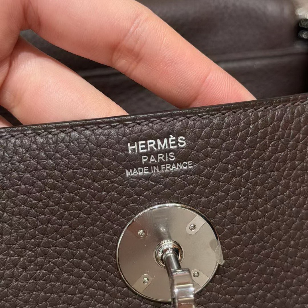 Hermes Lindy 26 CM Bag Handmade In Taurillon Clemence Leather Silver Hardware 46 Ebene - Image 16