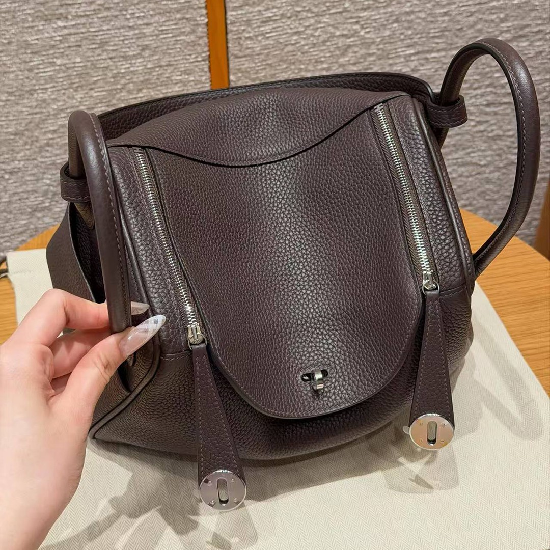 Hermes Lindy 26 CM Bag Handmade In Taurillon Clemence Leather Silver Hardware 46 Ebene - Image 12