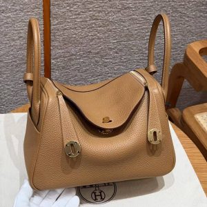 Hermes Lindy 26 CM Bag Handmade In Taurillon Clemence Leather Gold Hardware 4B Biscuit