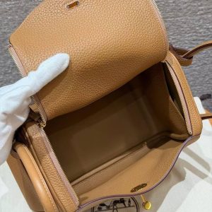 Hermes Lindy 26 CM Bag Handmade In Taurillon Clemence Leather Gold Hardware 4B Biscuit - Image 13