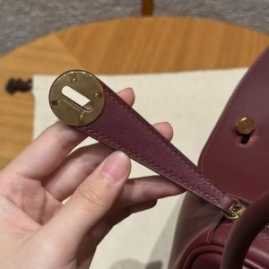 Hermes Lindy 26 CM Bag Handmade In Swift Leather Gold Hardware 55 Rouge H - Image 5