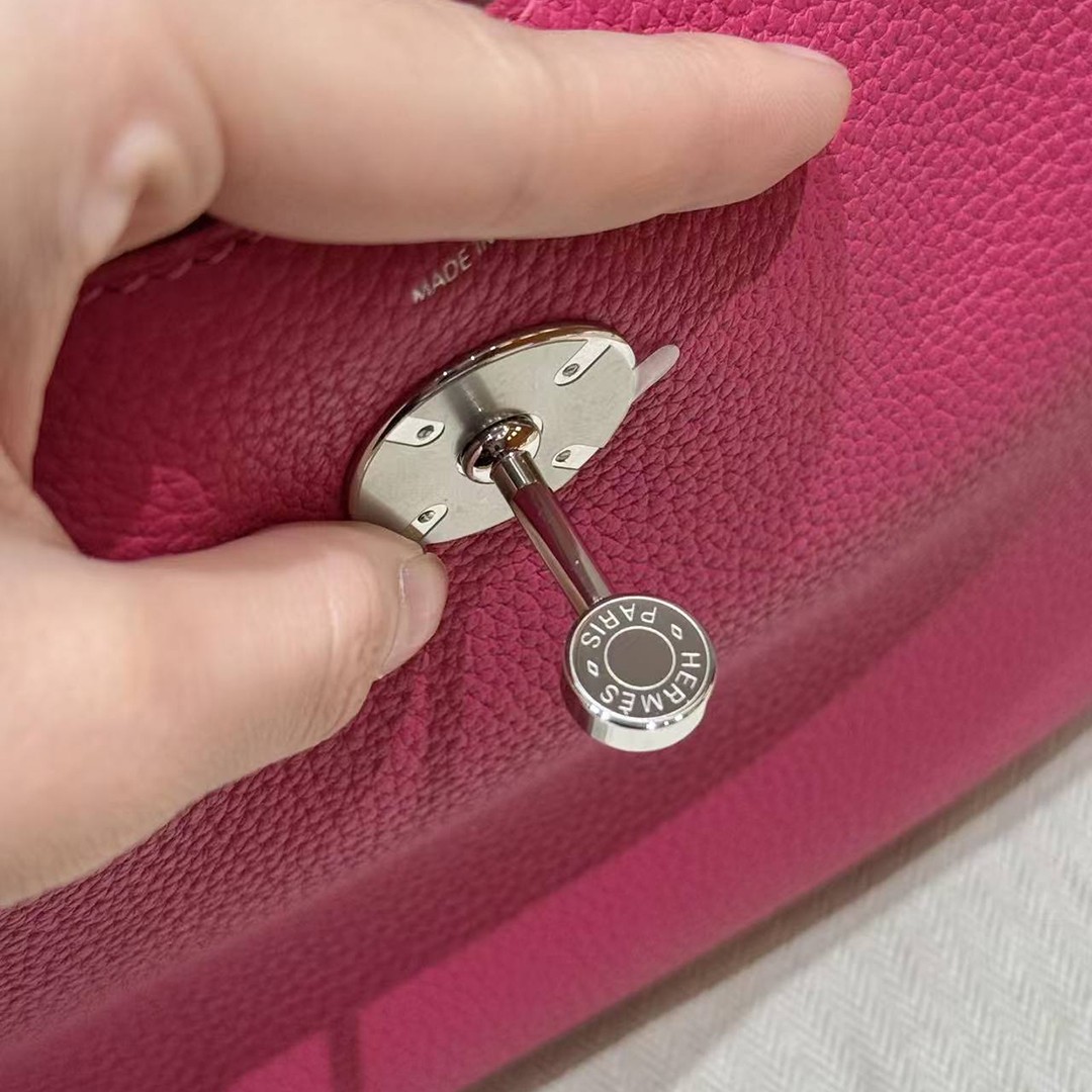 Hermes Lindy 26 CM Bag Handmade In Taurillon Clemence Leather Sliver Hardware 5J Fuchia - Image 8