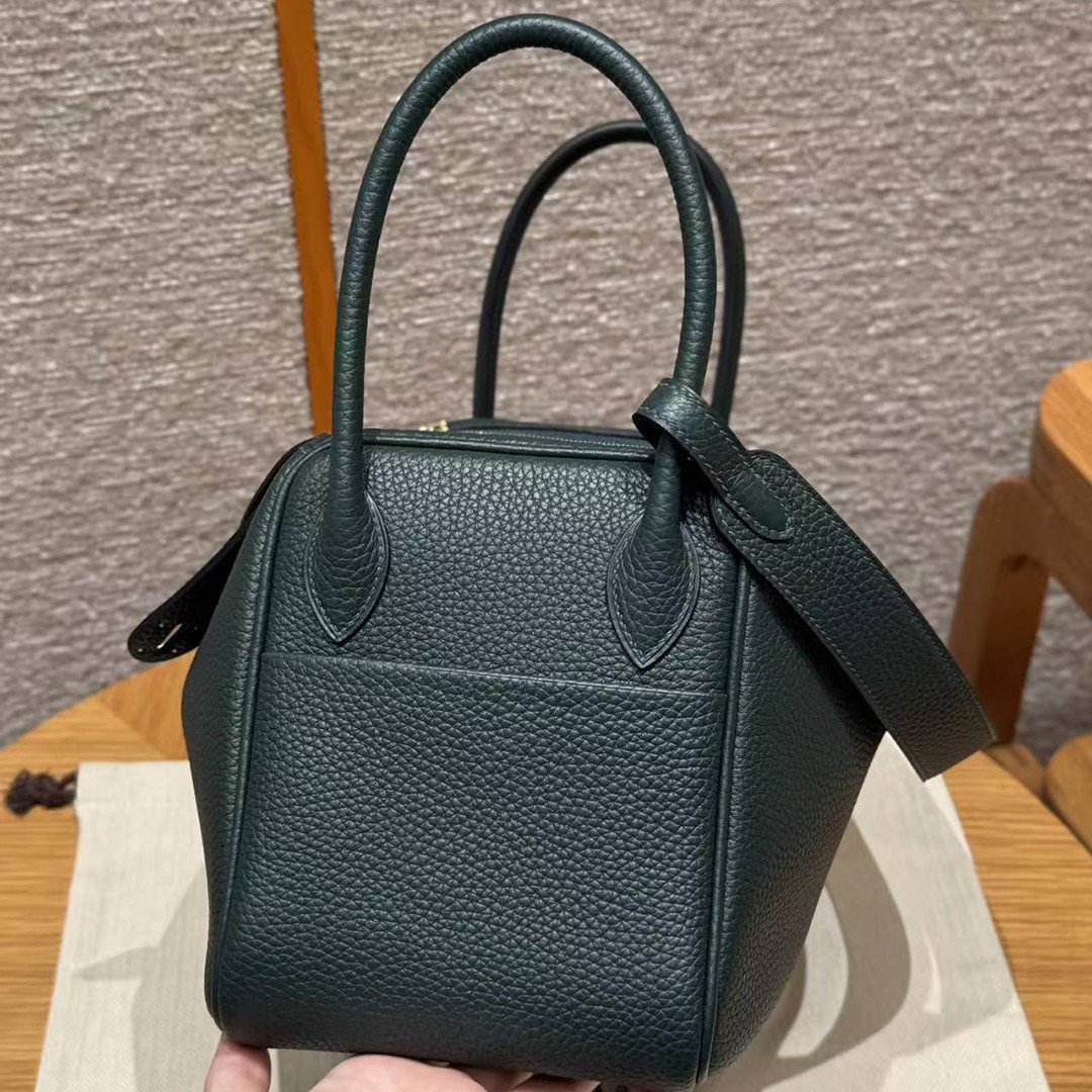 Hermes Lindy 26 CM Bag Handmade In Taurillon Clemence Leather Gold Hardware 60 Vert Cypres - Image 20