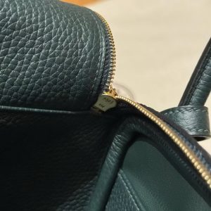 Hermes Lindy 26 CM Bag Handmade In Taurillon Clemence Leather Gold Hardware 60 Vert Cypres - Image 16