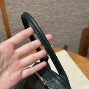 Hermes Lindy 26 CM Bag Handmade In Taurillon Clemence Leather Gold Hardware 60 Vert Cypres - Image 7