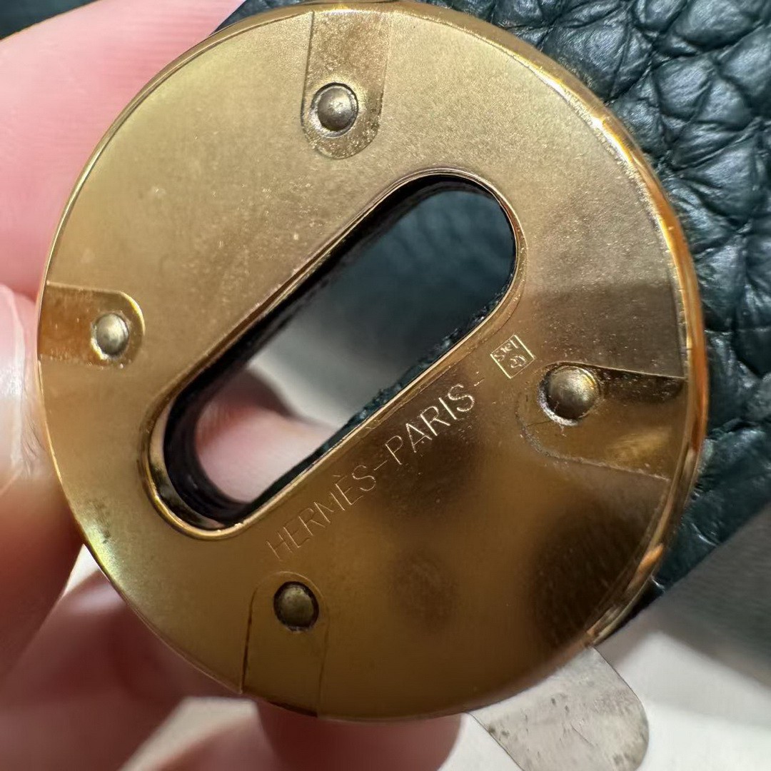 Hermes Lindy 26 CM Bag Handmade In Taurillon Clemence Leather Gold Hardware 60 Vert Cypres - Image 4