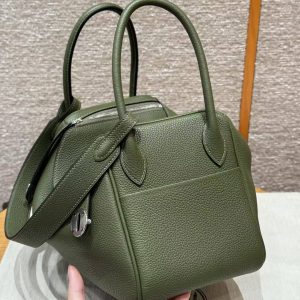 Hermes Lindy 26 CM Bag Handmade In Taurillon Clemence Leather Sliver Hardware 61 Olive Green - Image 18