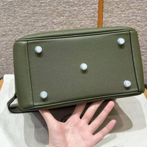 Hermes Lindy 26 CM Bag Handmade In Taurillon Clemence Leather Sliver Hardware 61 Olive Green - Image 16