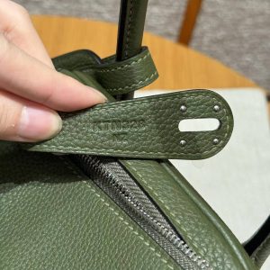 Hermes Lindy 26 CM Bag Handmade In Taurillon Clemence Leather Sliver Hardware 61 Olive Green - Image 13
