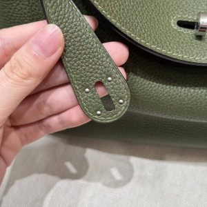 Hermes Lindy 26 CM Bag Handmade In Taurillon Clemence Leather Sliver Hardware 61 Olive Green - Image 9