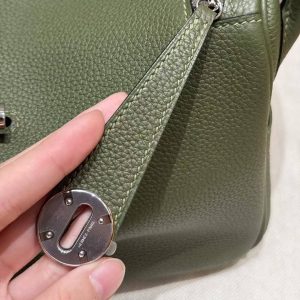 Hermes Lindy 26 CM Bag Handmade In Taurillon Clemence Leather Sliver Hardware 61 Olive Green - Image 3