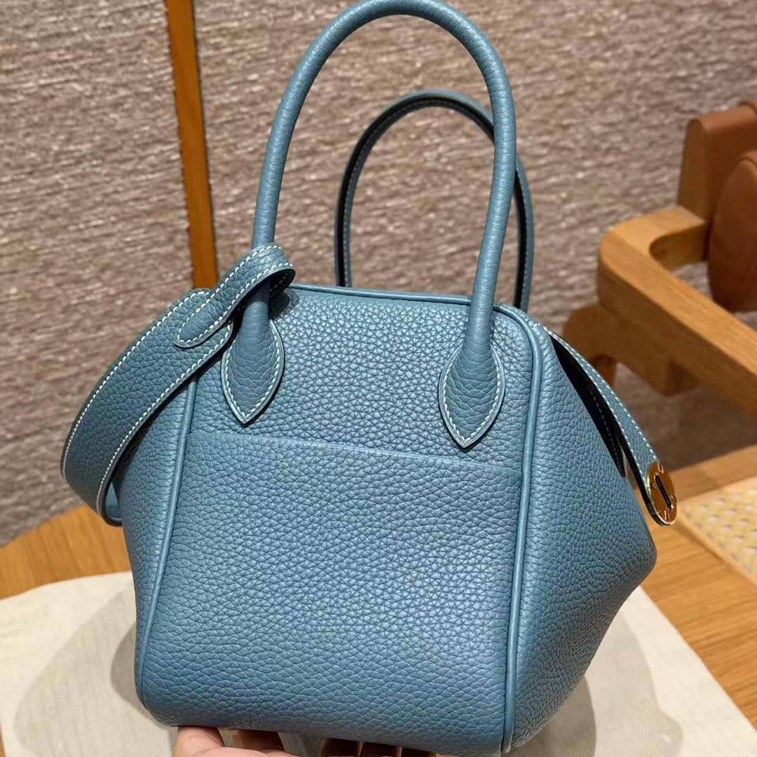 Hermes Lindy 26 CM Bag Handmade In Taurillon Clemence Leather Gold Hardware 75 Blue Jean - Image 22