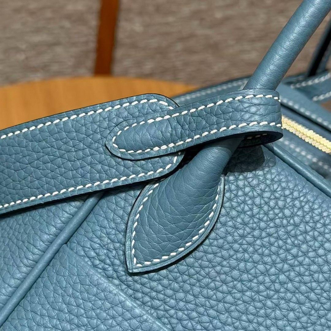 Hermes Lindy 26 CM Bag Handmade In Taurillon Clemence Leather Gold Hardware 75 Blue Jean - Image 8