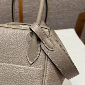 Hermes Lindy 26 CM Bag Handmade In Taurillon Clemence Leather Gold Hardware 81 Gris Tourterelle - Image 11