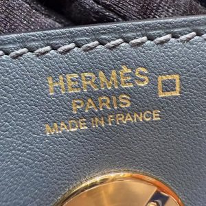 Hermes Lindy 26 CM Bag Handmade In Swift And Matte Alligator Crocodile Leather Gold Hardware 88 Graphite - Image 12