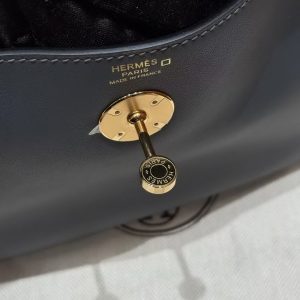 Hermes Lindy 26 CM Bag Handmade In Swift And Matte Alligator Crocodile Leather Gold Hardware 88 Graphite - Image 7