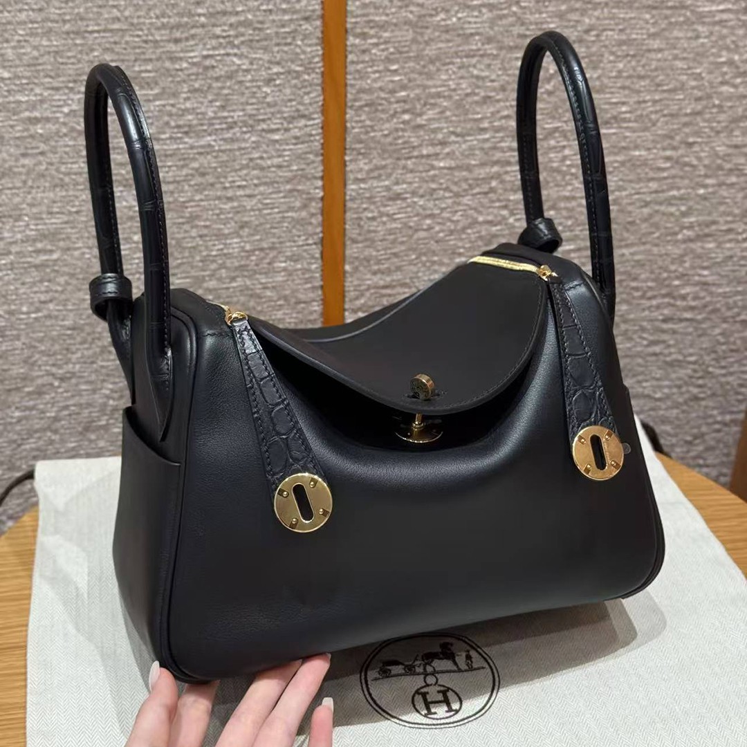 Hermes Lindy 26 CM Bag Handmade In Swift And Matte Alligator Crocodile Leather Gold Hardware 89 Noir