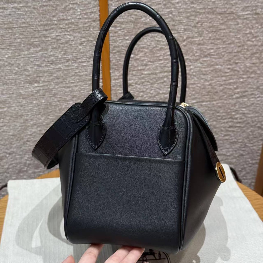 Hermes Lindy 26 CM Bag Handmade In Swift And Matte Alligator Crocodile Leather Gold Hardware 89 Noir - Image 19